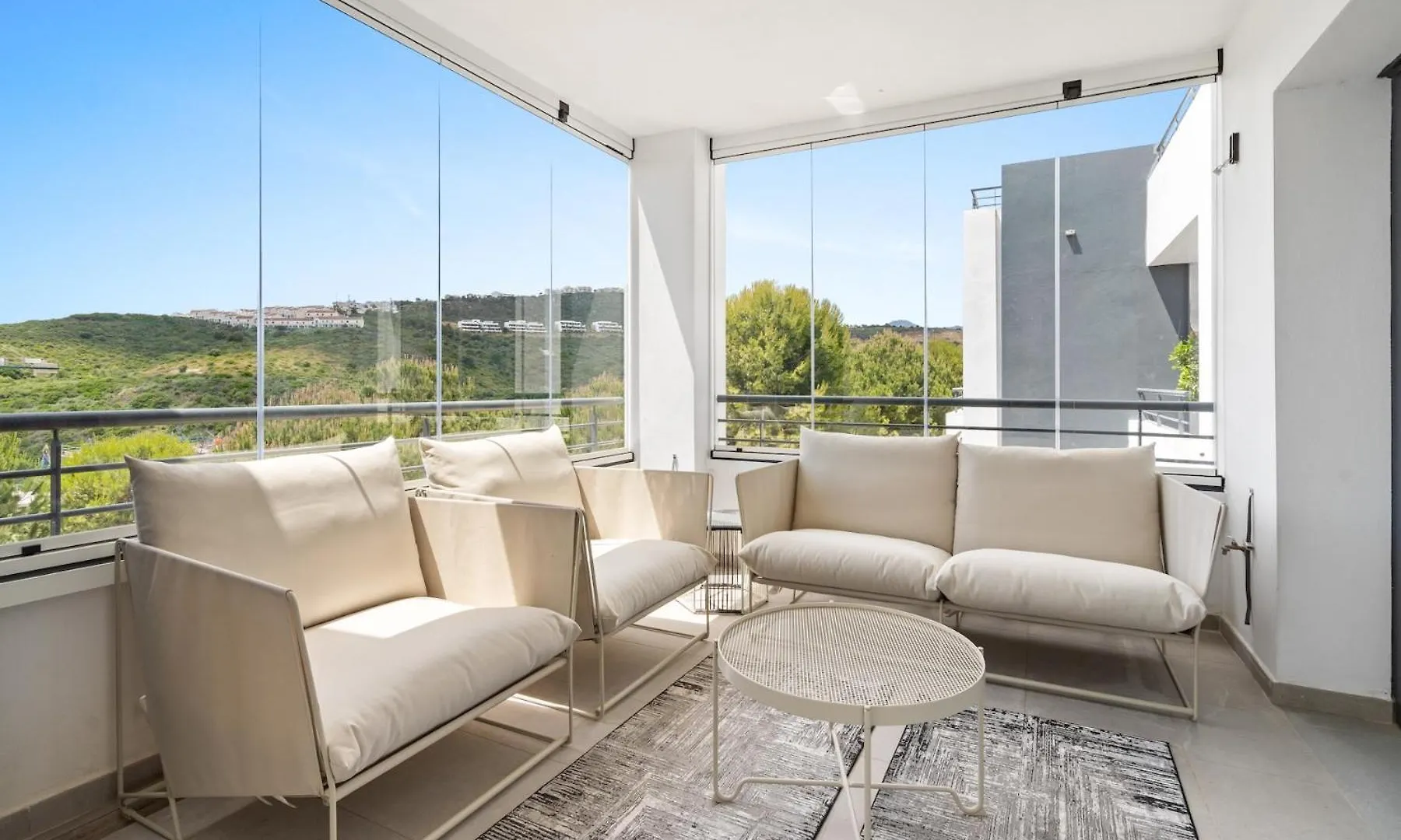 Unwind In Stylish Comfort At Casares Golf Rdr478